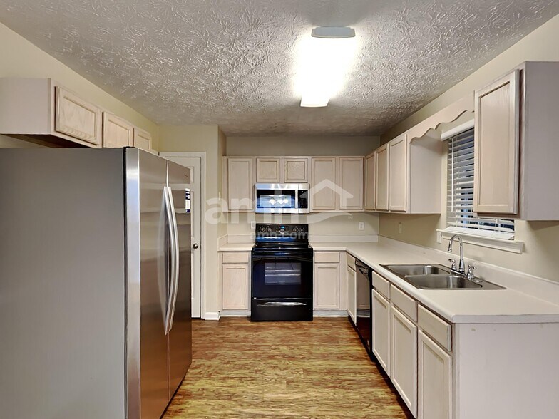 Building Photo - 201 Toulouse St