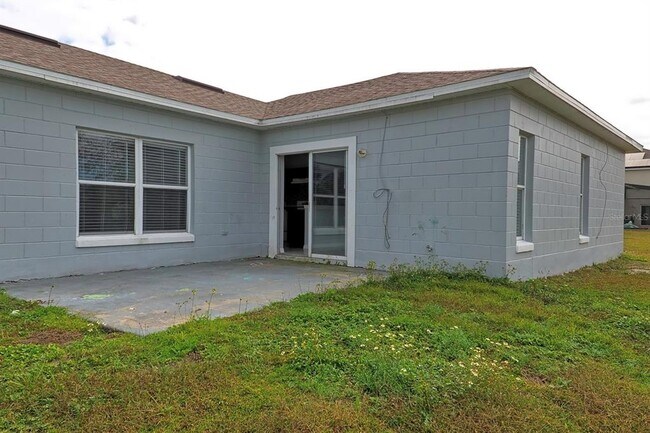 Building Photo - 752 Paris Dr