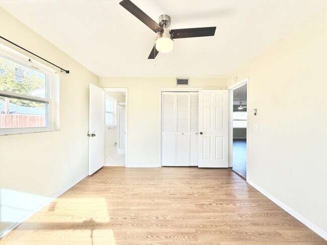 Building Photo - 13788 Montego Dr