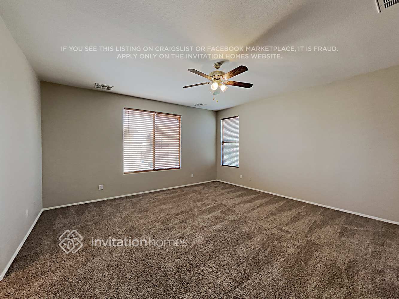 Building Photo - 4112 E Cherry Hills Dr