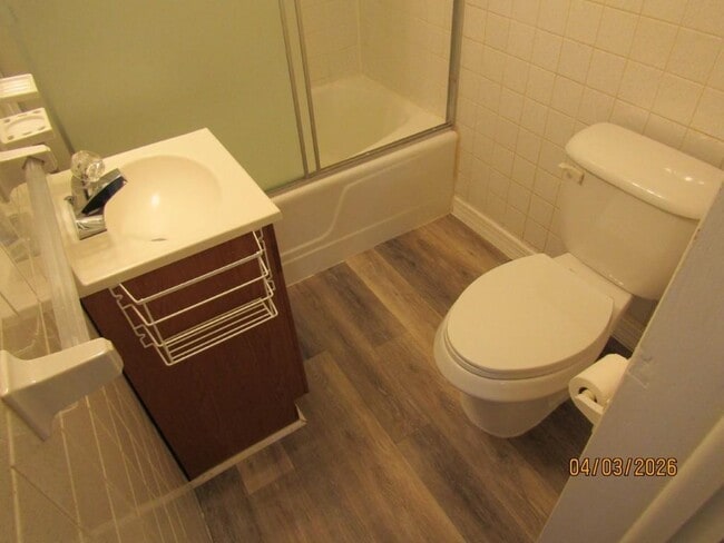 Building Photo - 204 4th Ave N