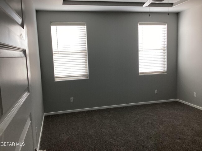 Building Photo - 116 Sarah Trl