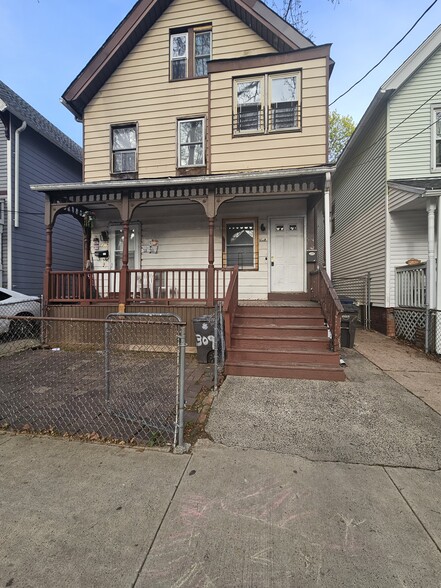 Building Photo - 307 Greenwich Ave