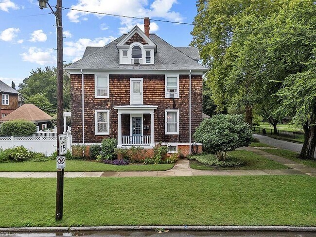 Building Photo - 600 Maury Ave