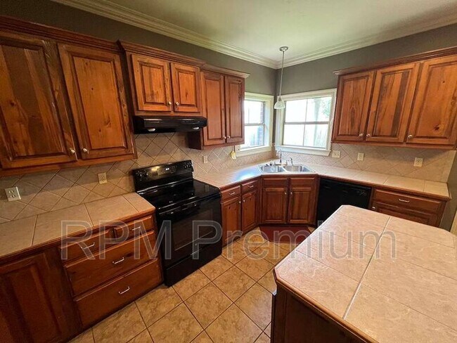 Building Photo - 3995 Water Oak Dr