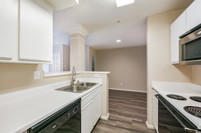 Building Photo - 3231 Allen Pkwy