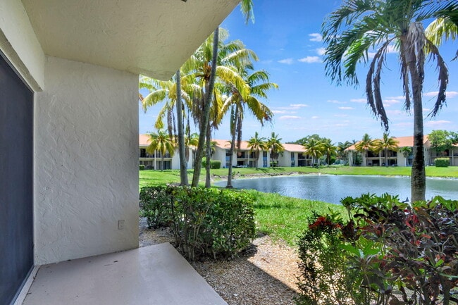 Building Photo - 1495 Lake Crystal Dr