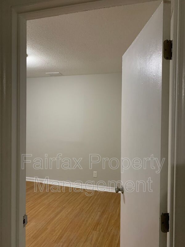 Building Photo - 2420 Owen St