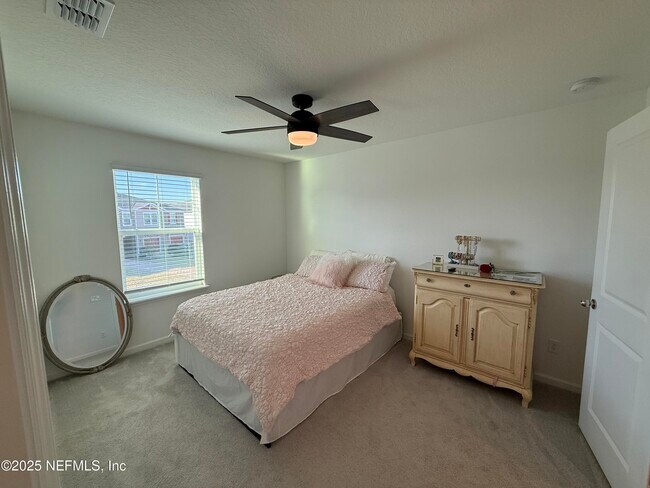 Building Photo - 72 Bramble Ct