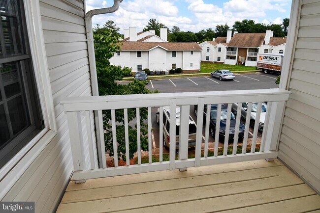 Building Photo - 114 Westwick Ct