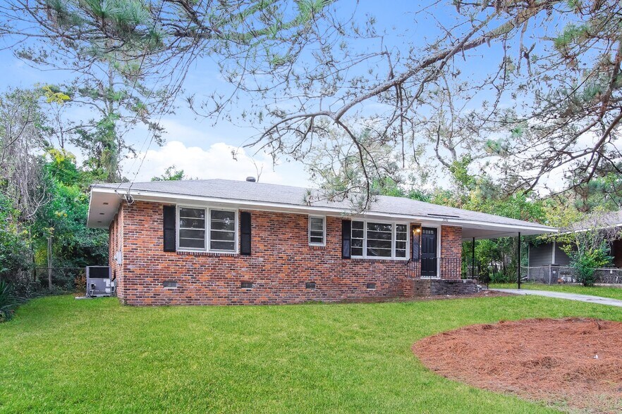 Building Photo - 2036 Wharton Dr