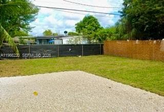 Building Photo - 15001 Leisure Dr