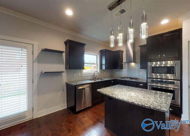 Building Photo - 7601 NW Ashor Dr