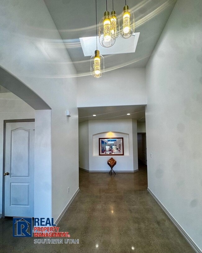 Building Photo - 179 Oasis Dr