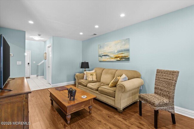 Building Photo - 26 Bayview Ct