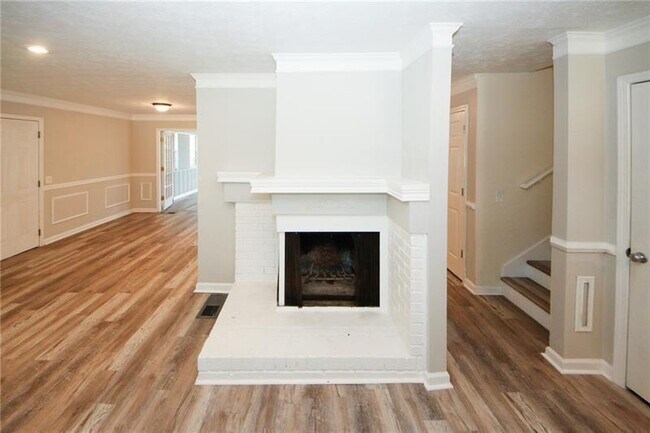 Building Photo - 1616 W Kellogg Cir
