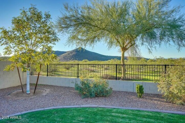 Building Photo - 2938 E Quiet Hollow Ln
