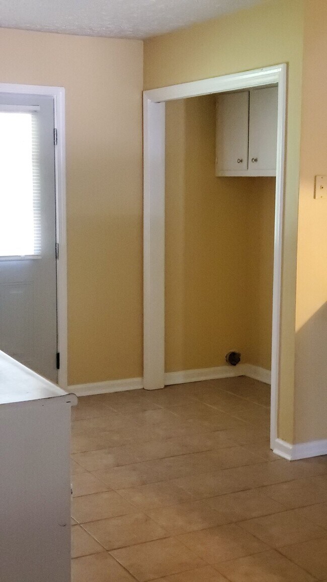 Building Photo - 55 Plum Orchard Rd