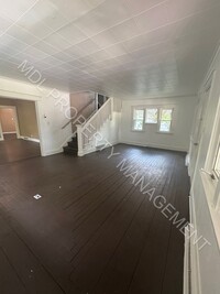 Building Photo - 4 Bedroom 1.5 Bathroom Home