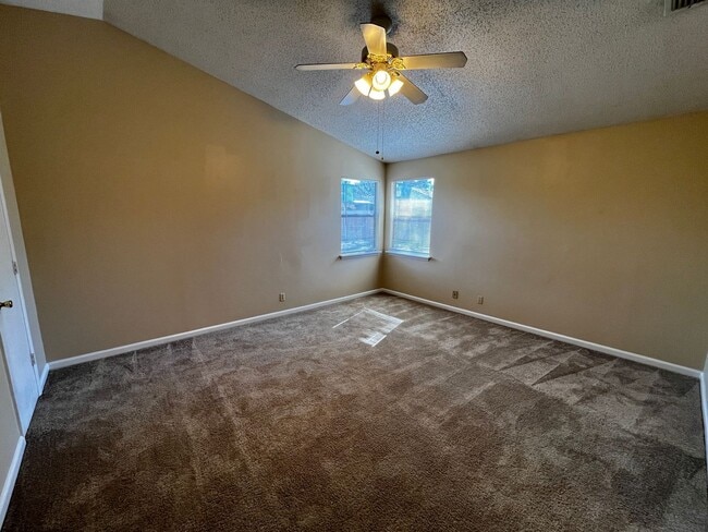 Building Photo - 3Bed/2bath in the heart of Orange Park