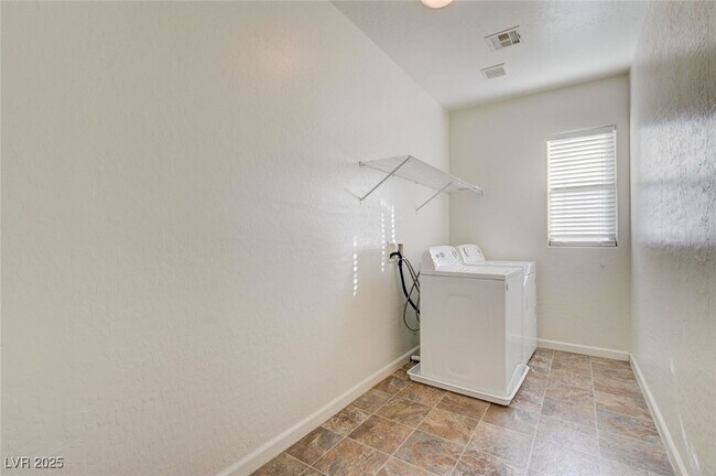 Building Photo - 183 Rolling Fields Ct