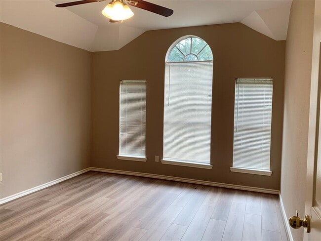 Building Photo - 4623 Chestnut Meadow Dr