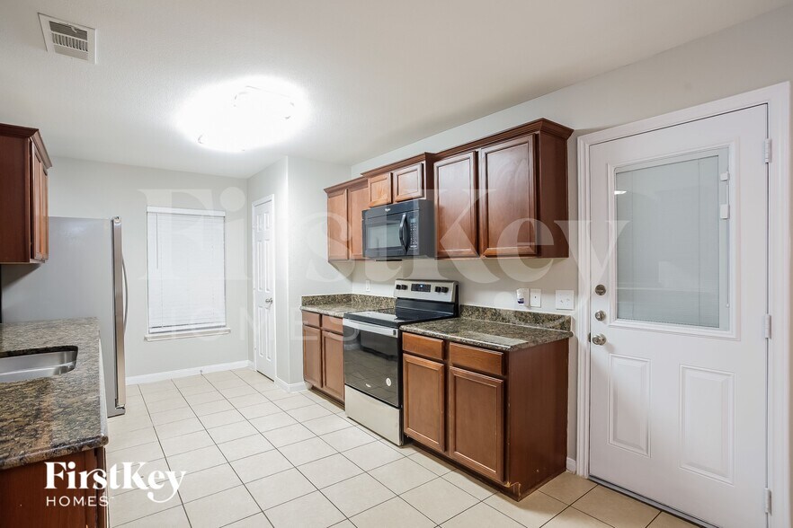 Building Photo - 3300 Overstreet Ln