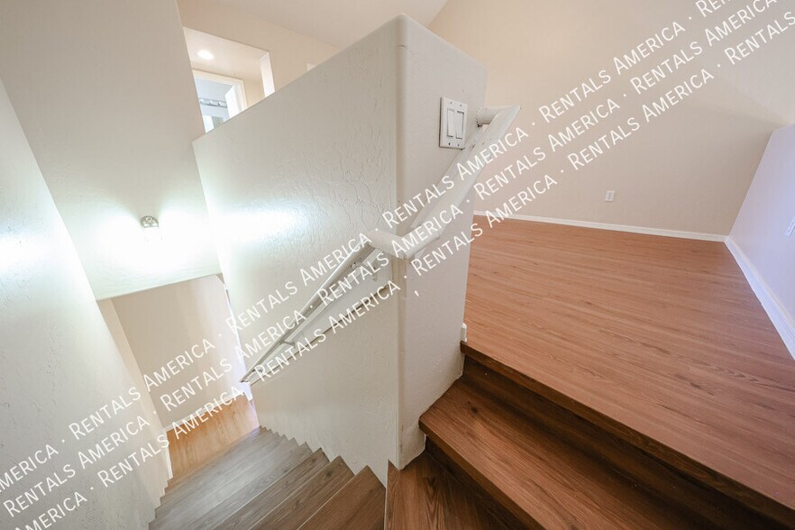 Building Photo - 3716 E University Dr