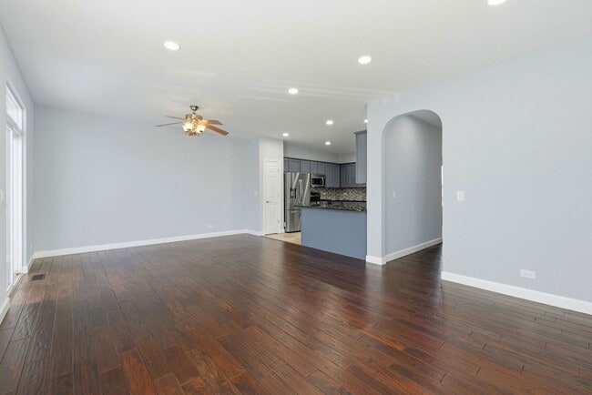 Building Photo - 218 Goldenrod Dr