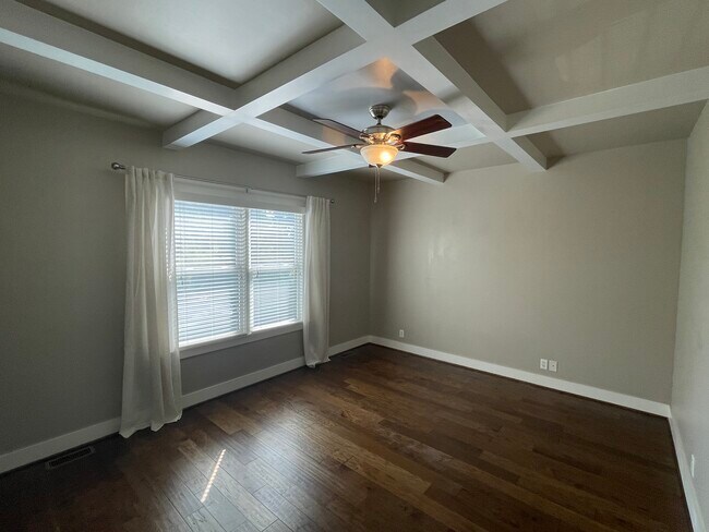 Building Photo - 217 37th Ave N