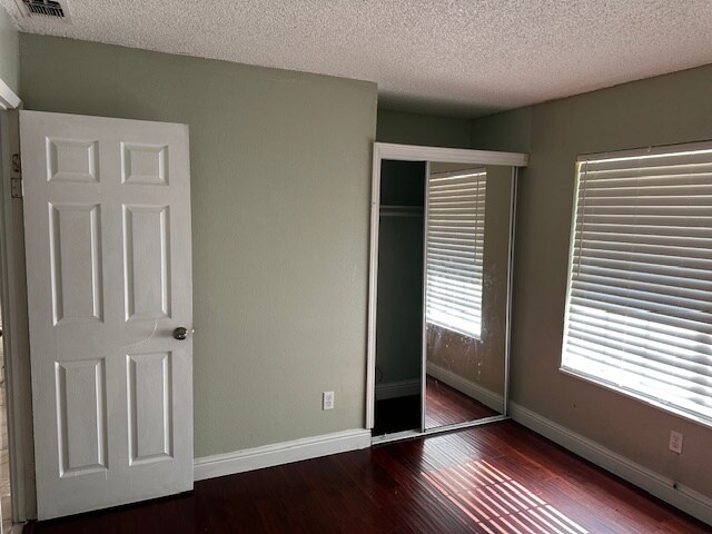Building Photo - Tracy 4 Bedroom 2 Bathroom Home with a pool