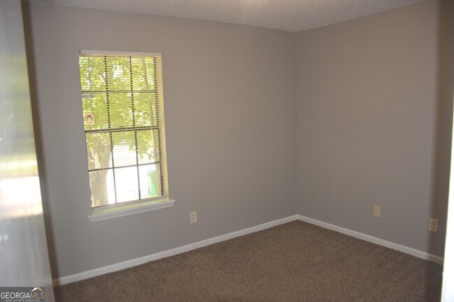 Building Photo - 4952 Isle Royal Ct