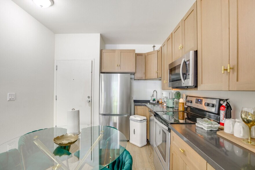 Building Photo - 2658-72 Broadway-SI ID1546258P