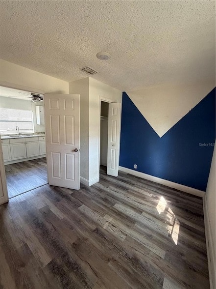 Building Photo - 4231 E Curtis St