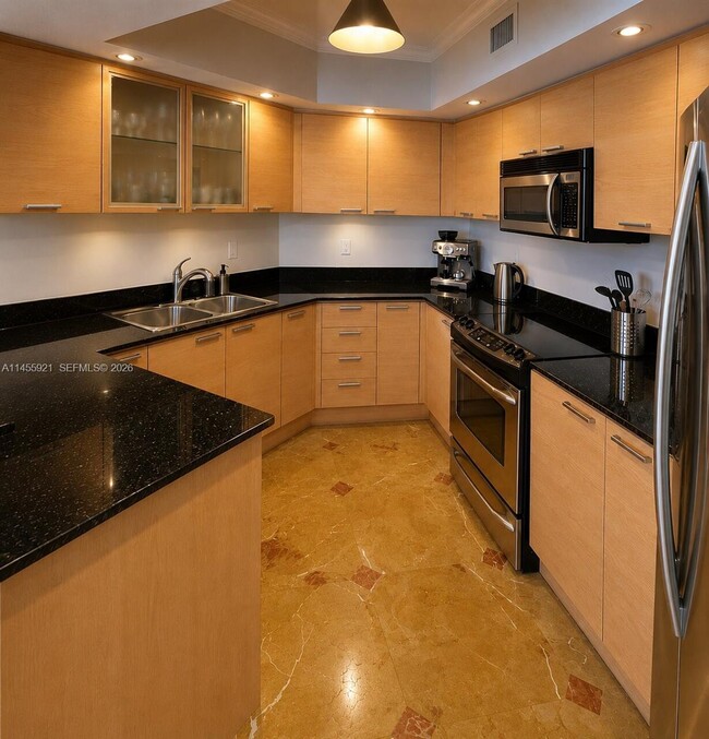Building Photo - 16699 Collins Ave