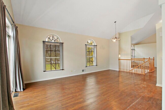 Building Photo - 667 Prestwick Ln