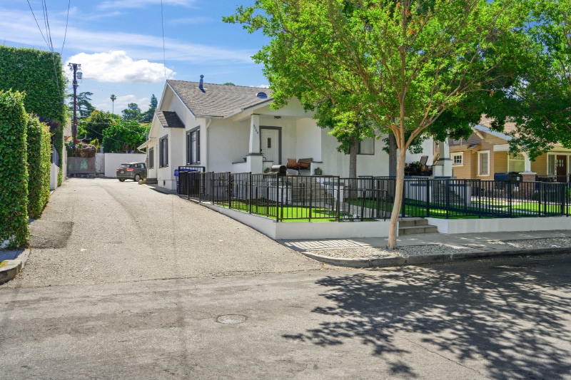 Building Photo - 5044 1/2 Hartwick St