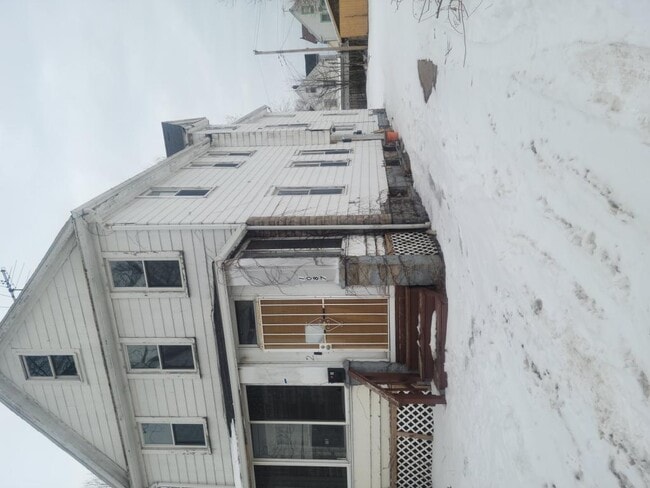 Building Photo - 1087 E 64th St