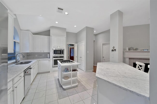 Building Photo - 12126 Laguna Pointe Ln