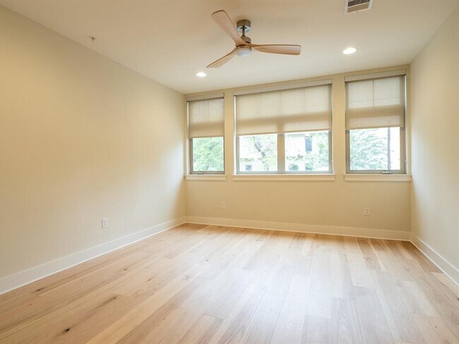 Building Photo - 908 Nueces St