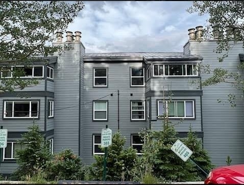 Building Photo - 9366 Fall River Rd