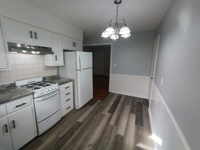 Building Photo - 1509 W Waldo Ave