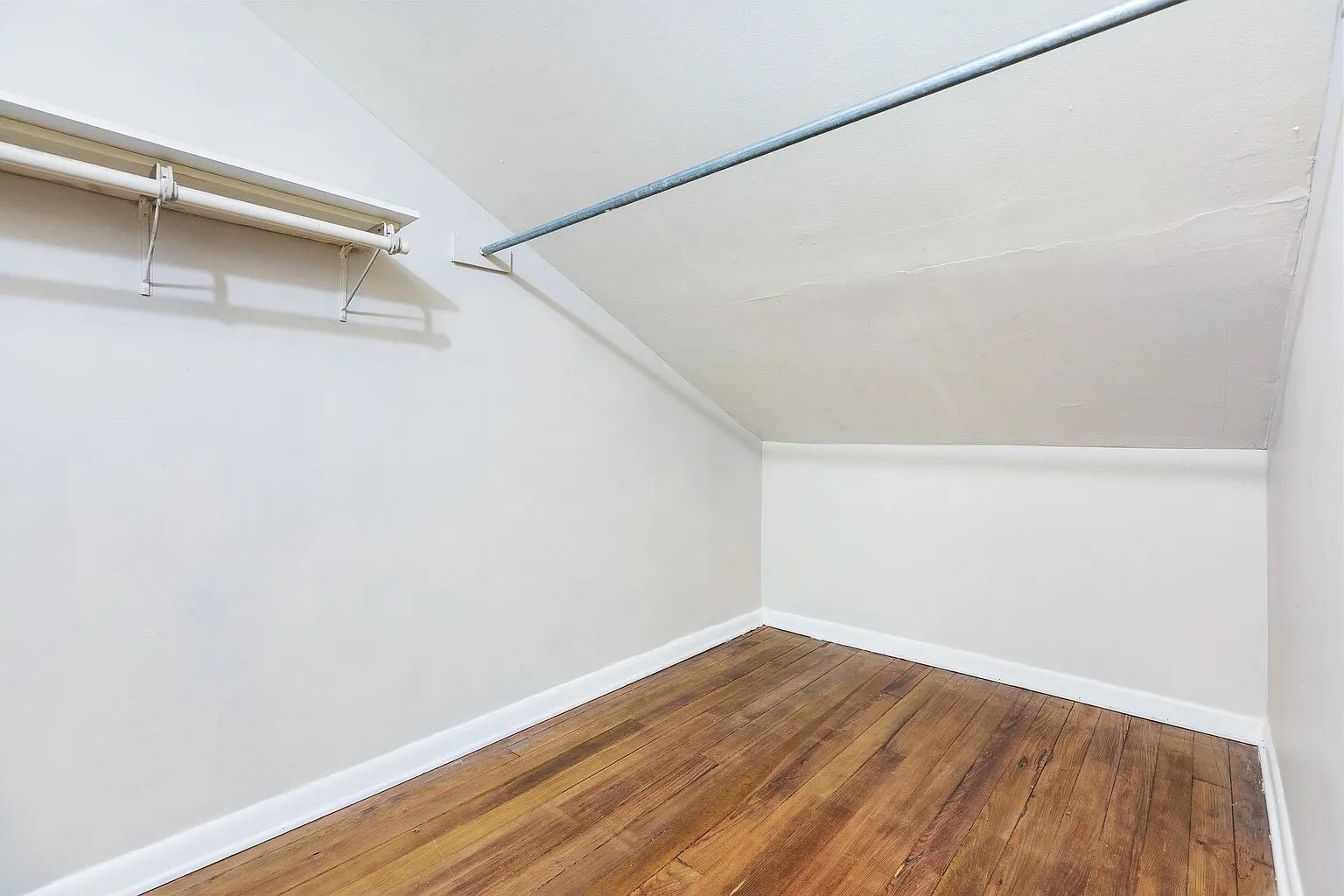 Building Photo - 26 Van Ness Ter