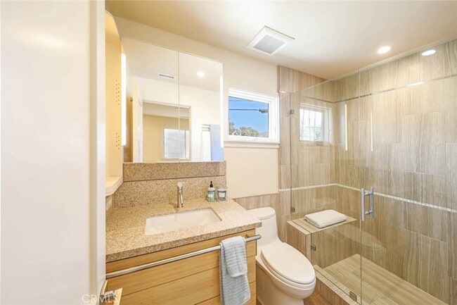 Building Photo - 376 Cliff Dr