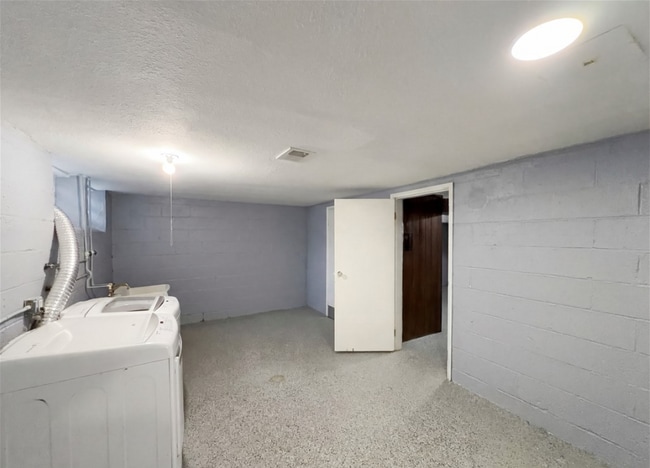 Building Photo - 18715 Libby Rd