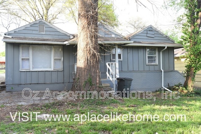 Building Photo - 5555 Farrow Ave