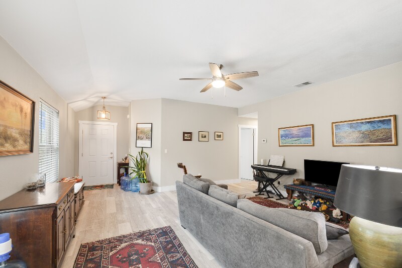 Building Photo - 15234 Barataria Dr