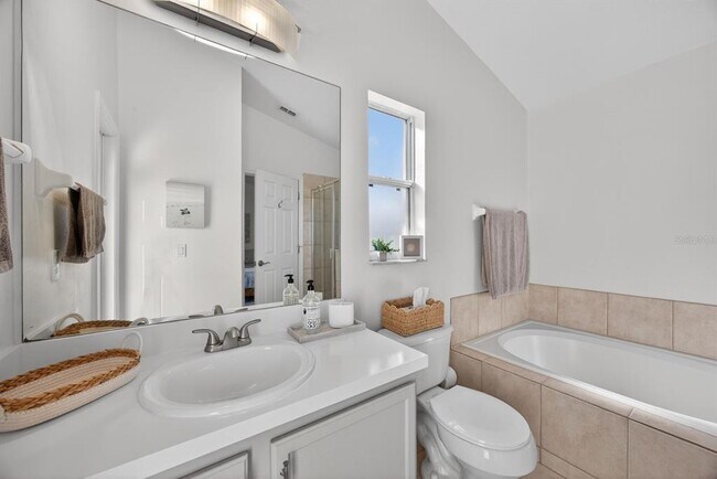 Building Photo - 355 High Point Dr