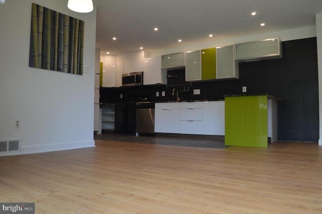 Building Photo - 10026 Fair Wds Dr