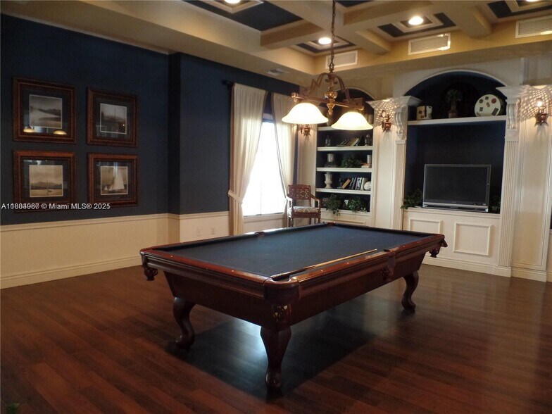 Building Photo - 6801 SW 44th St